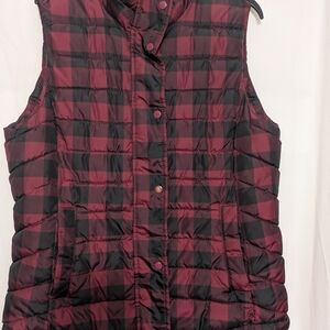 Plaid Puffer Vest in Red and Black